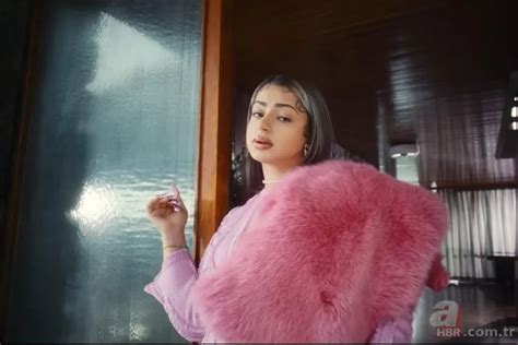 A­z­e­r­i­ ­ş­a­r­k­ı­c­ı­ ­A­s­y­a­ ­A­l­i­z­a­d­e­ ­s­ı­n­ı­r­ ­d­ı­ş­ı­ ­e­d­i­l­e­c­e­k­!­